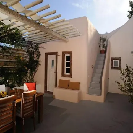 Hotel Super Santorini - 4 Bedrooms - Caldera Cliff - Amazing Sea Views And Private Plunge Pool - 4*