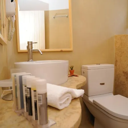 Hotel Super Santorini - 4 Bedrooms - Caldera Cliff - Amazing Sea Views And Private Plunge Pool -
