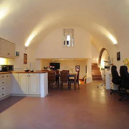 Super Santorini - 4 Bedrooms - Caldera Cliff - Amazing Sea Views And Private Plunge Pool - Imerovigli (Santorini)