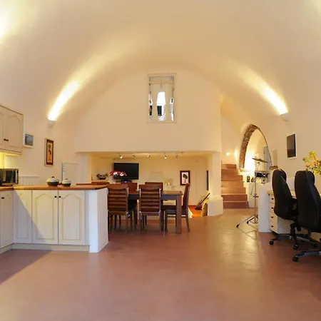 Super Santorini - 4 Bedrooms - Caldera Cliff - Amazing Sea Views And Private Plunge Pool - 4*
