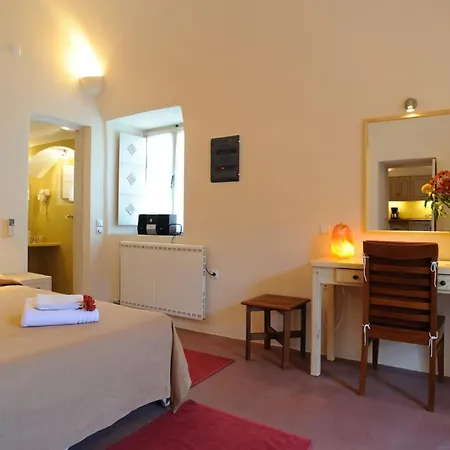 Super Santorini - 4 Bedrooms - Caldera Cliff - Amazing Sea Views And Private Plunge Pool - Hotel Imerovigli (Santorini)