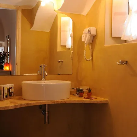 Super Santorini - 4 Bedrooms - Caldera Cliff - Amazing Sea Views And Private Plunge Pool - Hotel Imerovigli (Santorini)